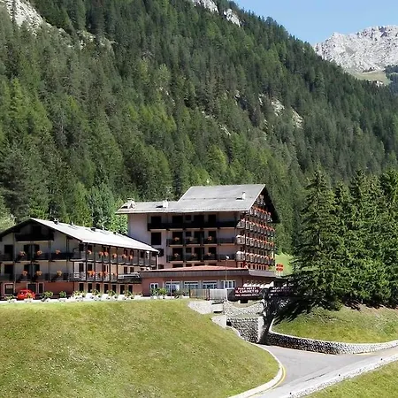 Il Caminetto Sport 3* Канацеї