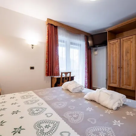 Il Caminetto Sport 酒店 3*