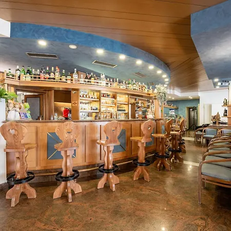 Отель Il Caminetto Sport