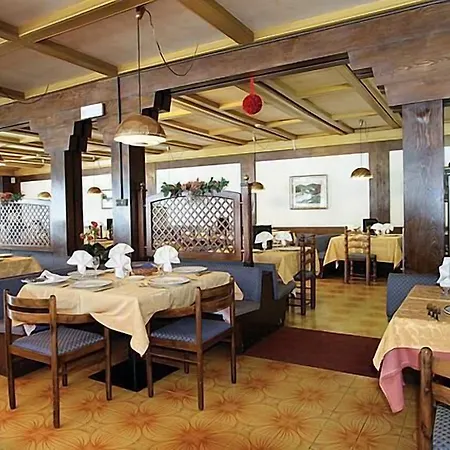 Il Caminetto Sport Канацеи