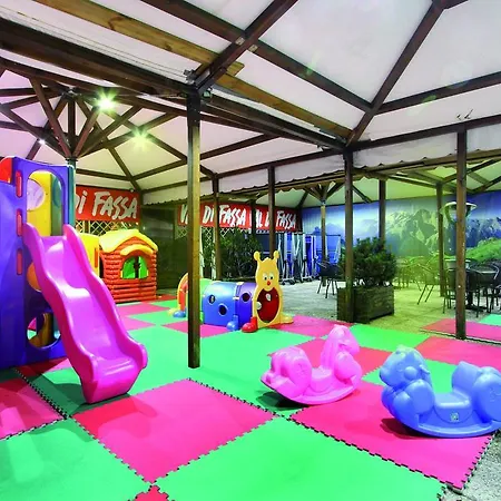Il Caminetto Sport 3* Канацеї